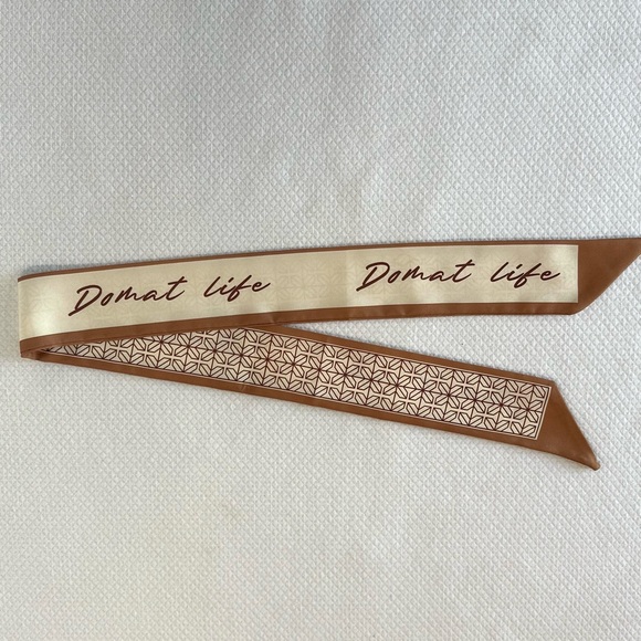 Domat Life Accessories - Twilly Skinny Scarf Tan & Brown‎ Geometric Design Neck Purse Wrist Versatile